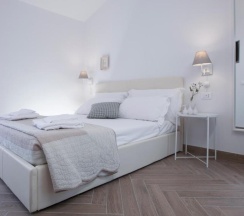 Двухместный номер Standard с балконом двуспальная кровать в BED IN BO Porta San Mamolo