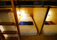 Женская капсула в Sleep Owl Hostel