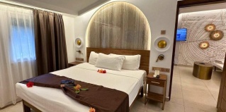 Виктория: Отель Coral Strand Smart Choice Hotel