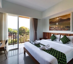 Двухместный номер Superior с балконом двуспальная кровать в Hadi Poetra Hotel