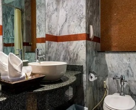 Двухместный номер Grand Deluxe Pool Access с балконом двуспальная кровать в Курорт Nipa Resort