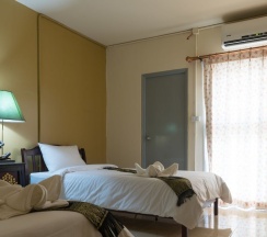 Двухместный номер Standard с балконом двуспальная кровать в Sabaidee Residence