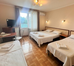 4х местный стандарт с французским балконом в Морская волна