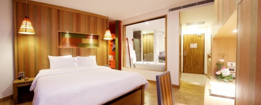 Номер Superior Цокольный этаж с красивым видом из окна в Patong Beach Hotel
