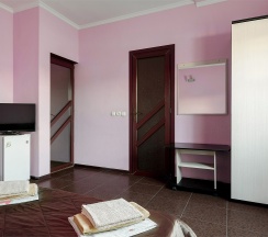 Четырехместный номер с балконом в Guest house city center