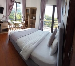 Двухместный номер Standard с видом на горы двуспальная кровать в Amia Hotel