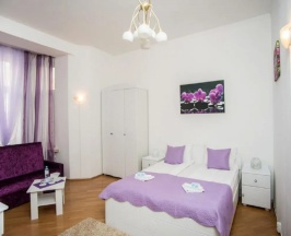 Семейный номер с общей ванной комнатой в Guest room сад