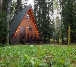 Глэмпинг: Экодом с террасой в лесной зоне в Пасторское озеро