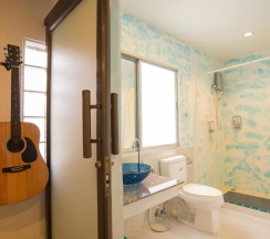 Трёхместная студия односпальная кровать в My Way Hua Hin Music Hotel