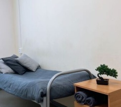 Кровать в общем номере (женский номер) в Loft