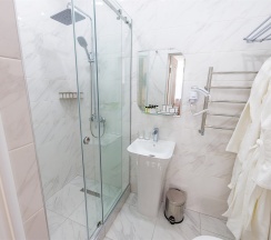 Джуниор в Grig`s Hotel