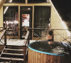 Четырехместный домик в Луна