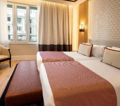 Двухместный номер Superior с видом на город (двуспальная кровать) в Senator Gran Vía 70 Spa Hotel
