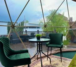 Геокупол с 1 двуспальной кроватью в Family Park