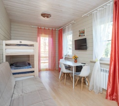 Апартаменты в доме 4, на четверых в Pine Land