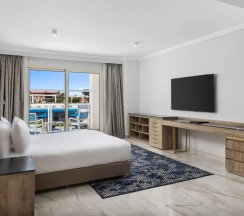 Двухместный люкс Executive с видом на море двуспальная кровать в Pickalbatros Blu Spa Resort - Adults Friendly 16 Years Plus