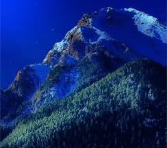 Трехкомнатный комфорт с общей террасой и видом на горы | 2 этаж в Hayat Haus