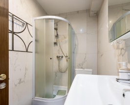 Номер комфорт стандарт с 4 односпальными кроватями в Озеро Зеркальное