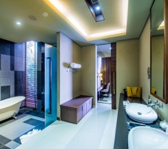 Вилла с бассейном Impiana в Impiana Private Villas Kata Noi