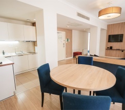 Представительский люкс (Апартамент с 2 спальнями) в Кортъярд Марриотт Сочи Красная Поляна