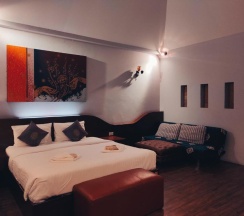 Двухместный номер Superior с видом на бассейн двуспальная кровать в Foresto Sukhothai Guesthome