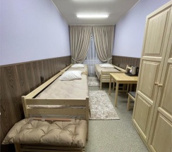Отдельный номер (3 односпальных кровати) в Кольский 126