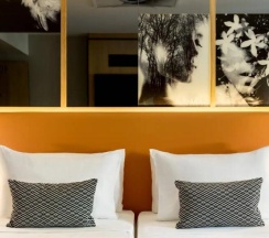 Двухместный номер Prestige двуспальная кровать в Renaissance Paris Vendome Hotel