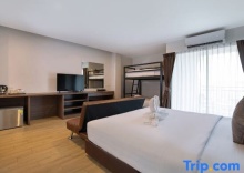 Трёхместный номер Deluxe с видом на город в The Bell Airport Phuket Hotel