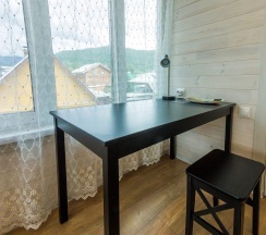 Стандартный номер с двуспальной и 1 односпальной кроватью в Delight