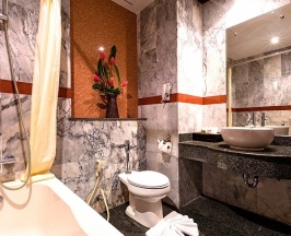 Двухместный номер Deluxe с балконом двуспальная кровать в Курорт Nipa Resort