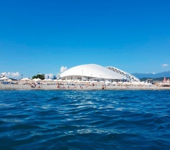 Люкс с балконом и видом на море в Кавказ