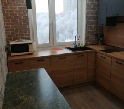 Номер Standard с балконом в Компания по посуточной аренде квартир