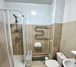 Номер стандарт с 2 односпальными кроватями и диваном в Звездный