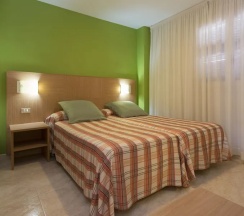 Апартаменты c 1 комнатой с балконом в Apartamentos California