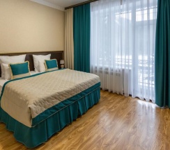 Номер стандарт с 1 двуспальной кроватью с балконом в Таурух