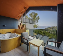 Номер с джакузи Deluxe с видом на море в Ramitos Hotel