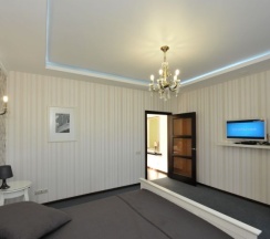 «Люкс» 4-х местный, (№302; 305) в MotoStop