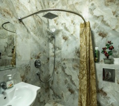 Номер стандарт с 1 двуспальной кроватью в Изумруд