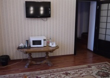 3-комнатный номер люкс семейный с 1 двуспальной кроватью в Старый Сталинград