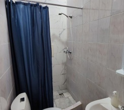 Номер стандарт с 1 односпальной и 1 двуспальной кроватью в Регион 86