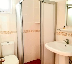 Двухместный номер Standard с видом на море двуспальная кровать в Angora Hotel