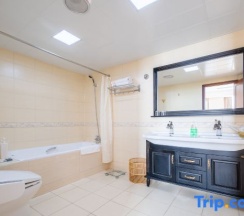 Люкс Business в Linghai Hotel