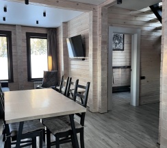 Апартаменты с 3 комнатами с балконом в Лесной