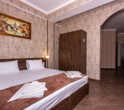 Полулюкс с красивым видом из окна в Никополи