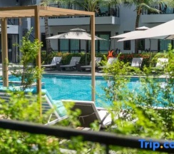 Двухместный номер Premier с видом на бассейн двуспальная кровать в Howard Johnson by Wyndham Phuket Naiyang