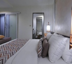 Двухместный номер Superior рядом с пляжем двуспальная кровать в Palm Resort Krabi