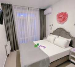 Люкс с 2 комнатами с балконом и рядом с пляжем в Casa mare