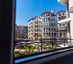 Апартаменты с балконом в LetoApart