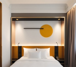 Премиум Кинг с видом во двор в Maidens Hotel Moscow