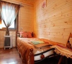 Четырехместный летний домик + (удобства на территории) в Великое озеро